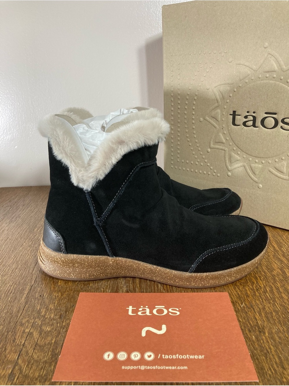 NWB Taos Future Mid Black Suede Boot Women’s Size 8